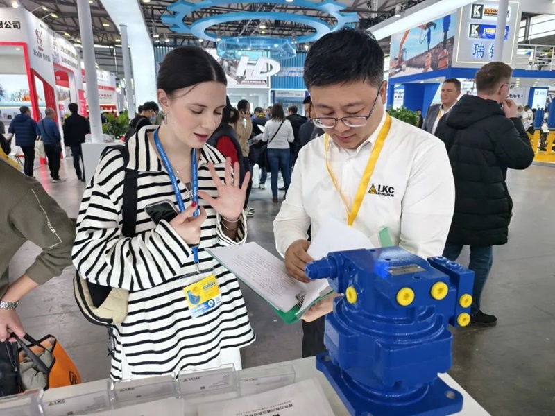 1741237864200168.jpg 火辣辣视频液壓(yā)寶馬展之行完(wán)美收官3.jpg