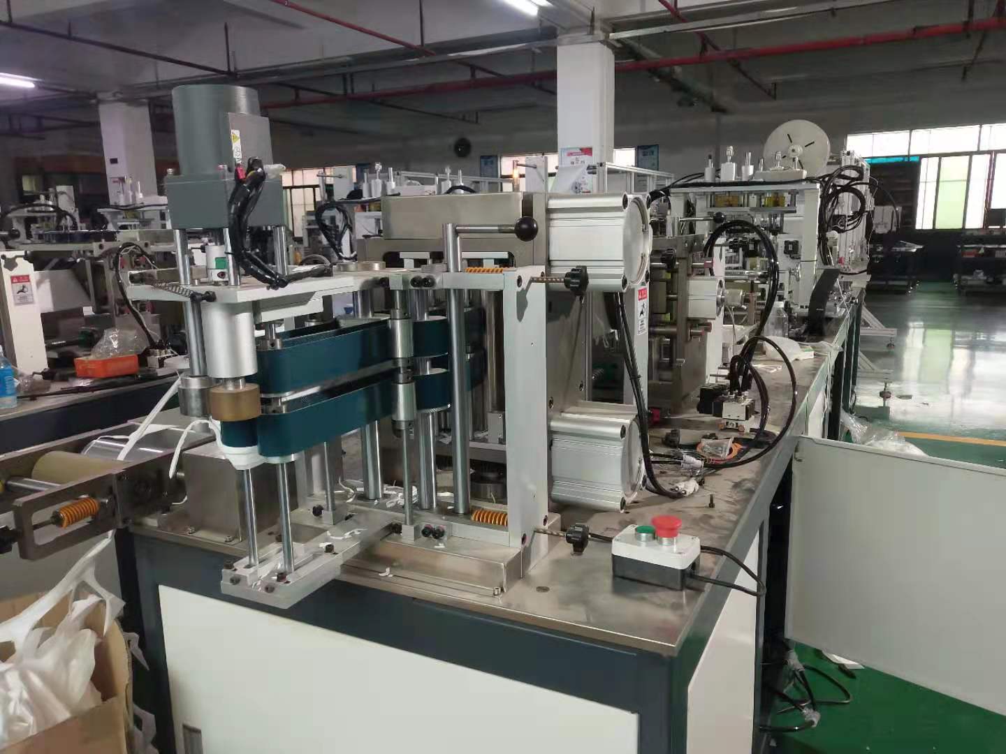 N95口（kǒu）罩機、折疊口罩機（jī）、全自動口罩機、醫用口罩（zhào）機、KN95口罩機