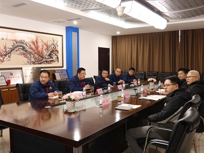 山東卡特重（chóng）工機械有限公司劉總一行蒞臨火辣辣视频參觀交流 (1).JPG